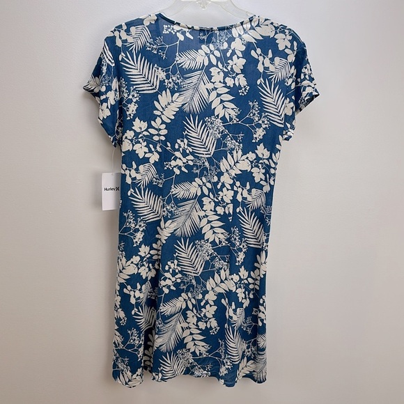 Hurley Blue/White Leaf Print Wrap Dress Size Medium Summer Casual Beachy - Picture 2 of 16